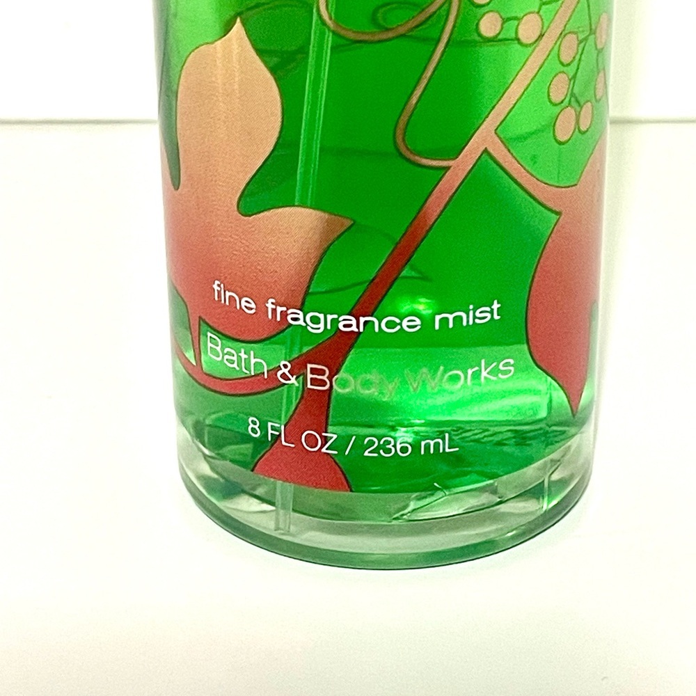 Bath‎ & Body Works Cucumber Melon Fragrance Mist - Bright Green - Picture 3 of 4